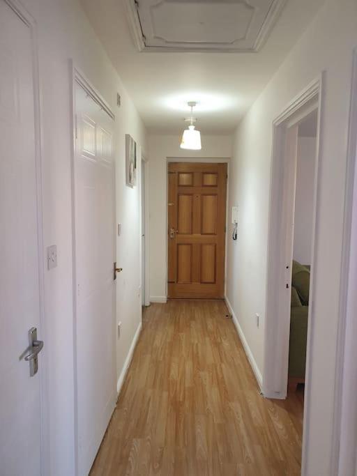 Lovely 2-bedroom With Indoor Fire Place Londres