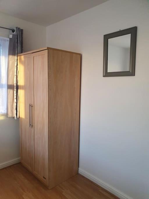 Lovely 2-bedroom With Indoor Fire Place Apartamento Londres