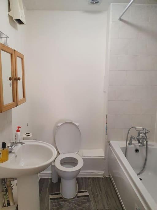 Lovely 2-bedroom With Indoor Fire Place Apartamento