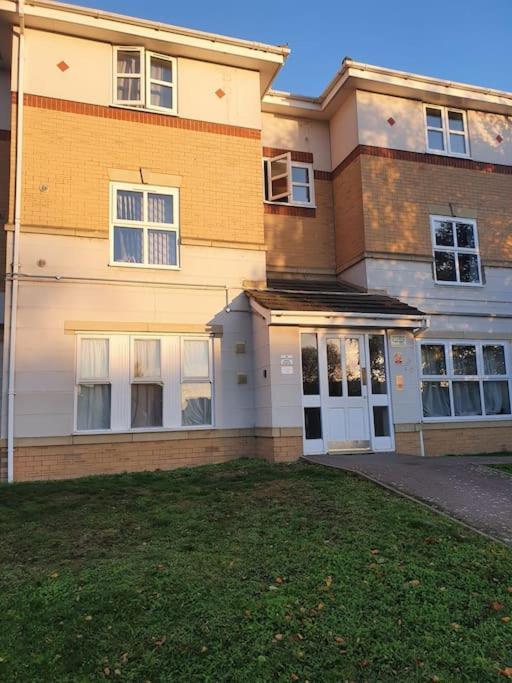 Apartamento Lovely 2-bedroom With Indoor Fire Place