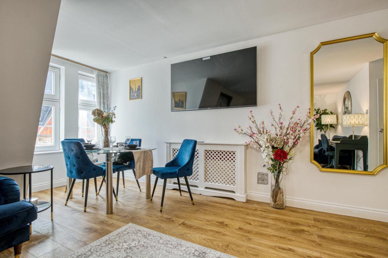 2-bed 2-bathroom Mayfair - Maddox St * Londen