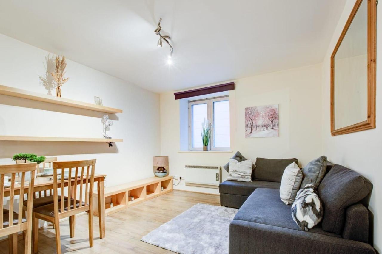 Apartment Waterloo 2 Bedroom London