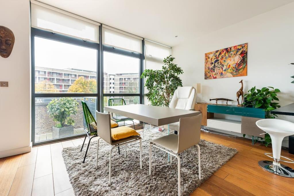 Luxurious Flat Sunny, Quiet, Design, Lift, Balcony Apartamento Londres