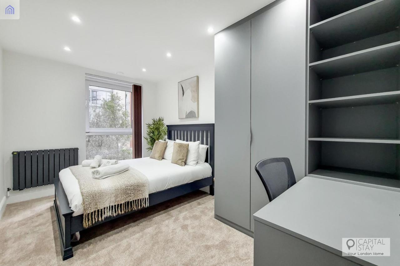 Free Parking - Stylish Three Bedroom By Excel Appartement Londen