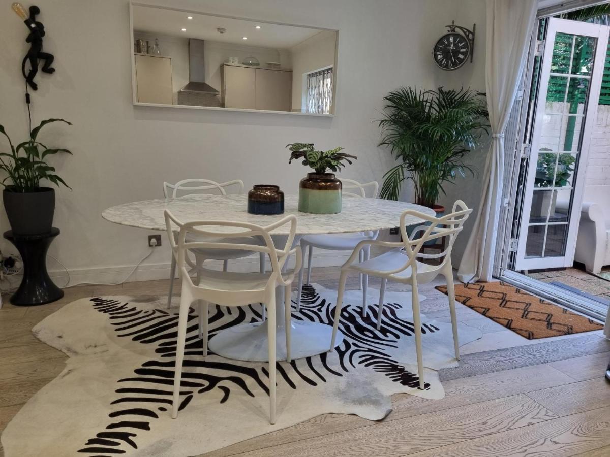 Live Like A Celebrity On Millionaire's Row Homestay