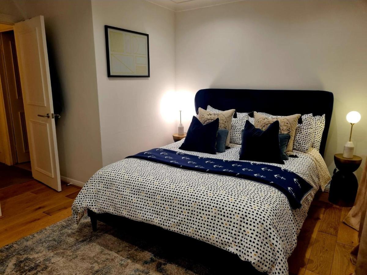 Homestay Live Like A Celebrity On Millionaire's Row *