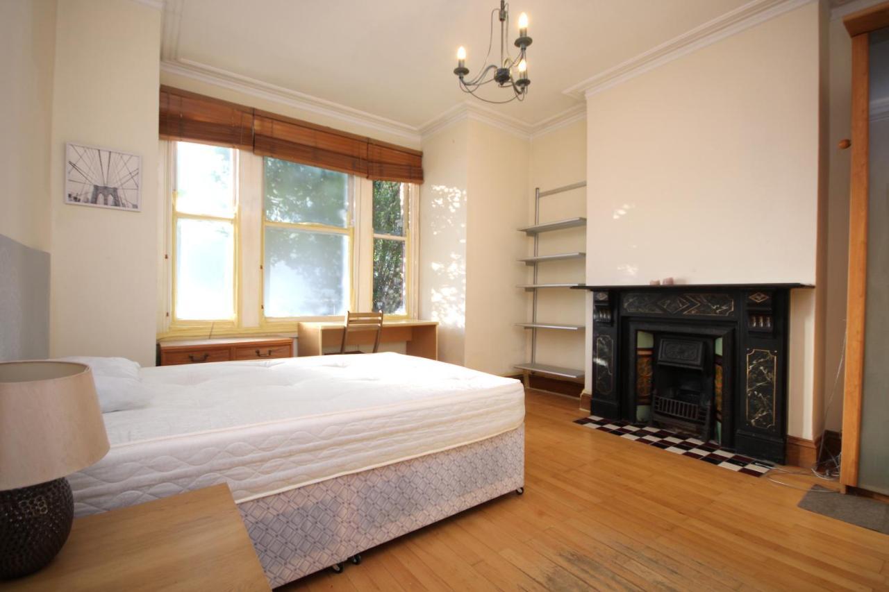 Three Bedroom Flat With Garden In Fulham