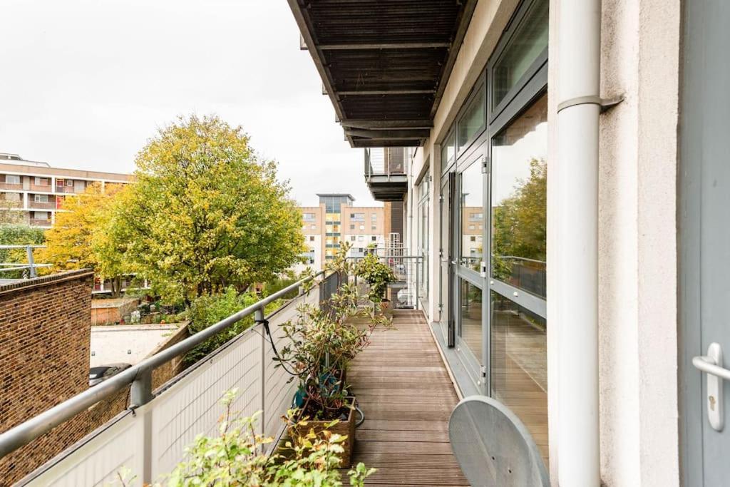 Luxurious Flat Sunny, Quiet, Design, Lift, Balcony Londres