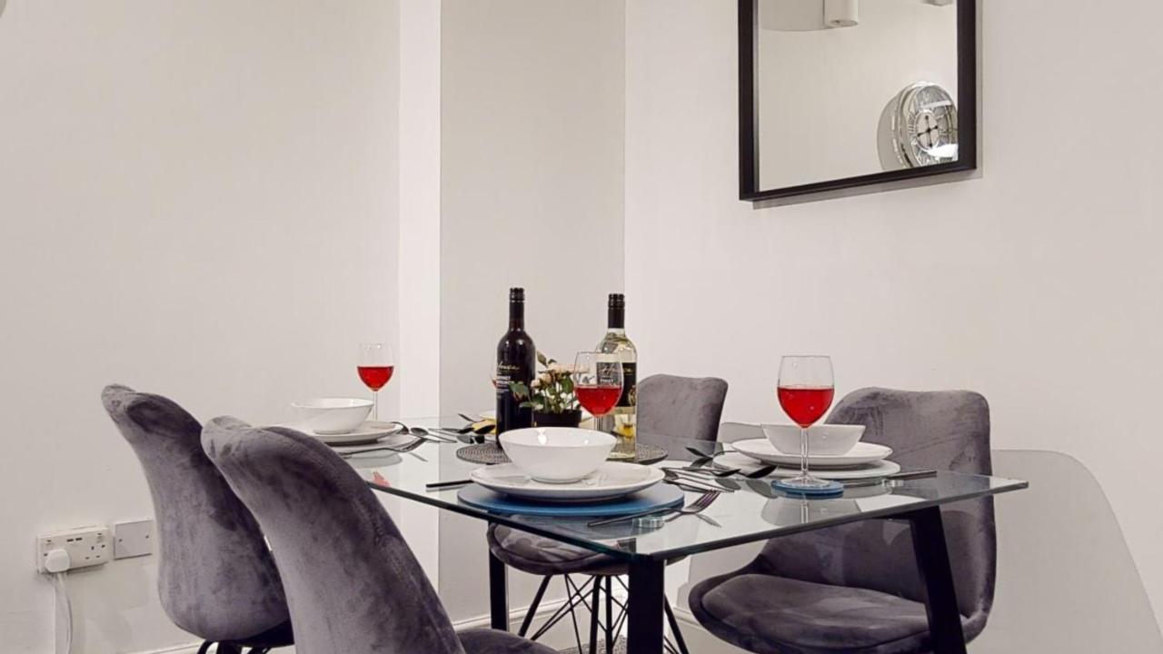 Camden Reach - Engels 2 Bedroom *