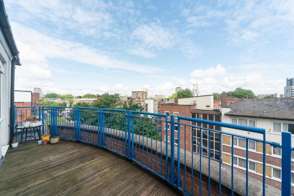 Lovely Penthouse Near Canary Wharf Appartement Londen