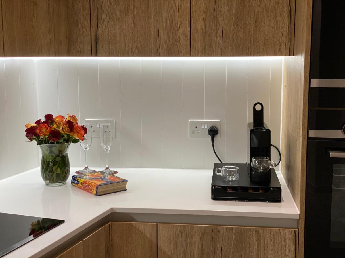 Luxury Spacious Flat With Communal Gardens And Parking Londres