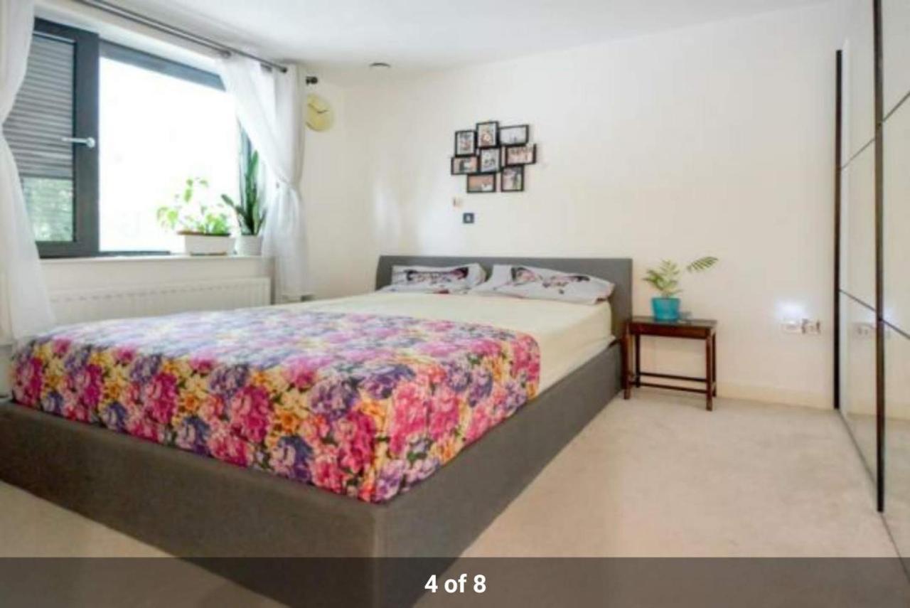 Cape House London: Spacious 4-bedroom Retreat With Garden Casa de férias