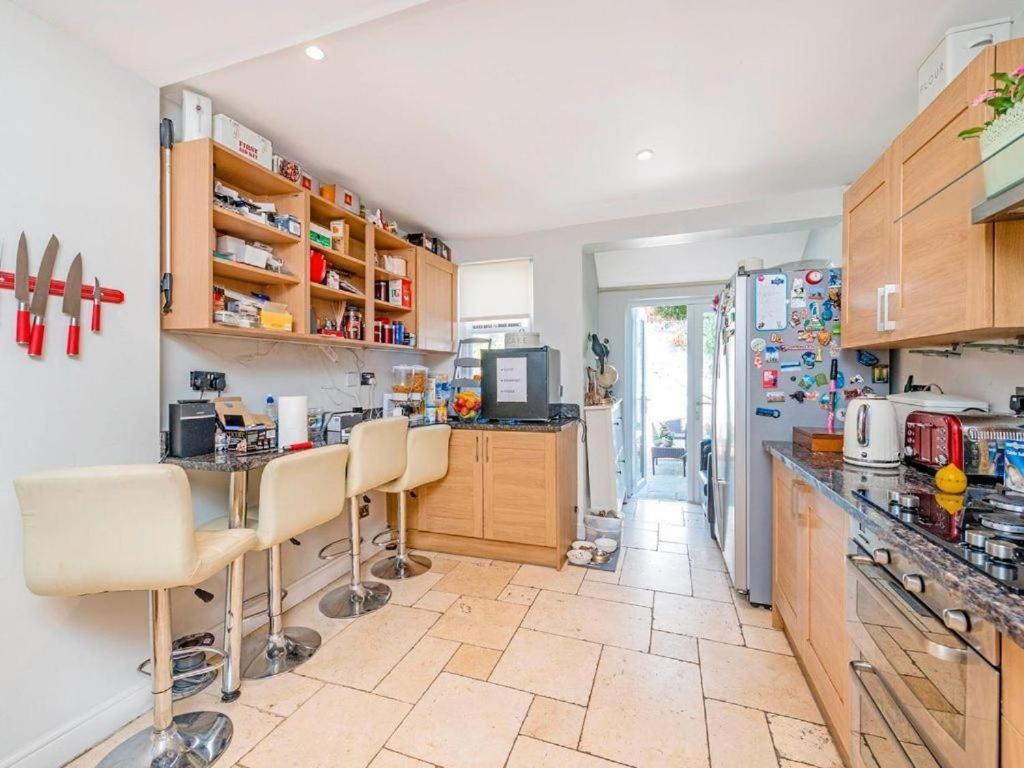 4 Bedroom Hammersmith Fulham *