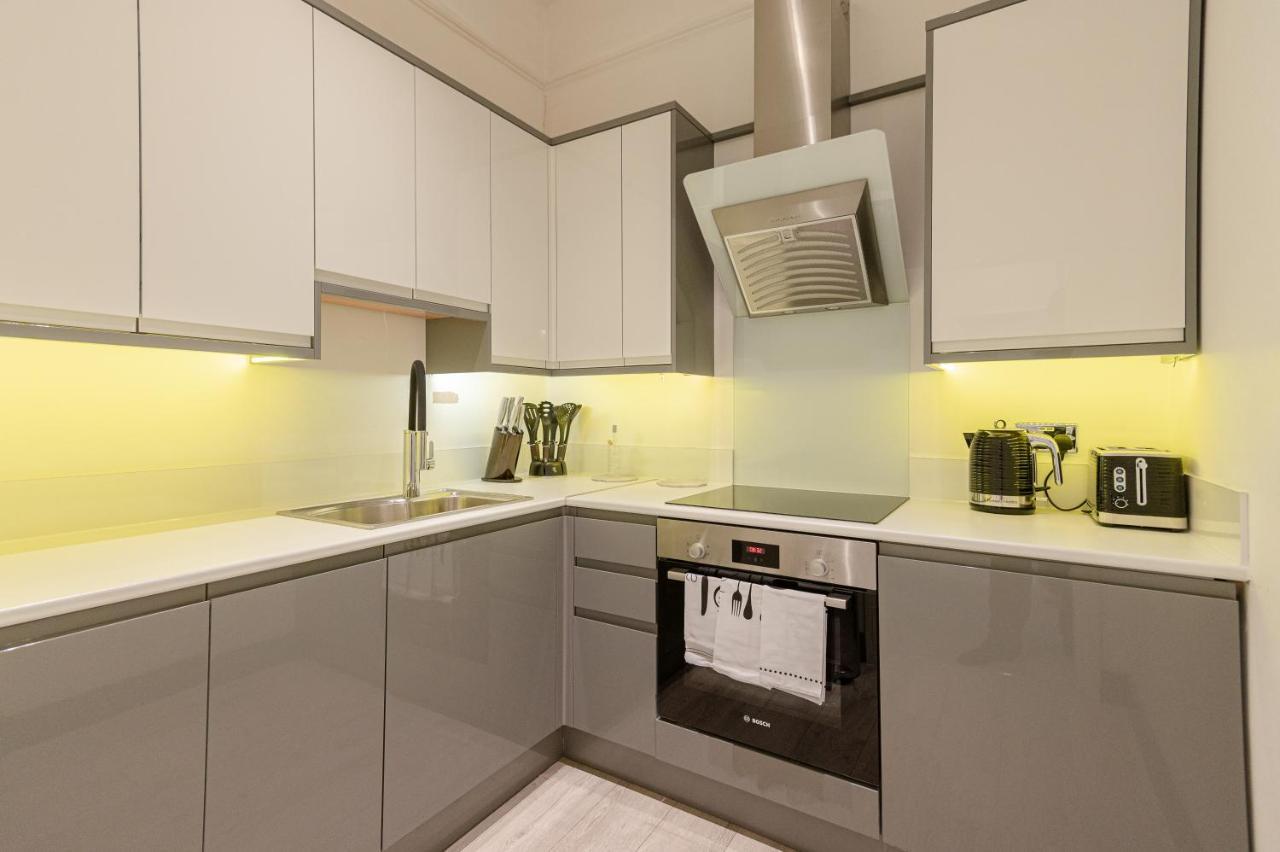 Kensington 2 Bed 2 Bath For 5 Guests