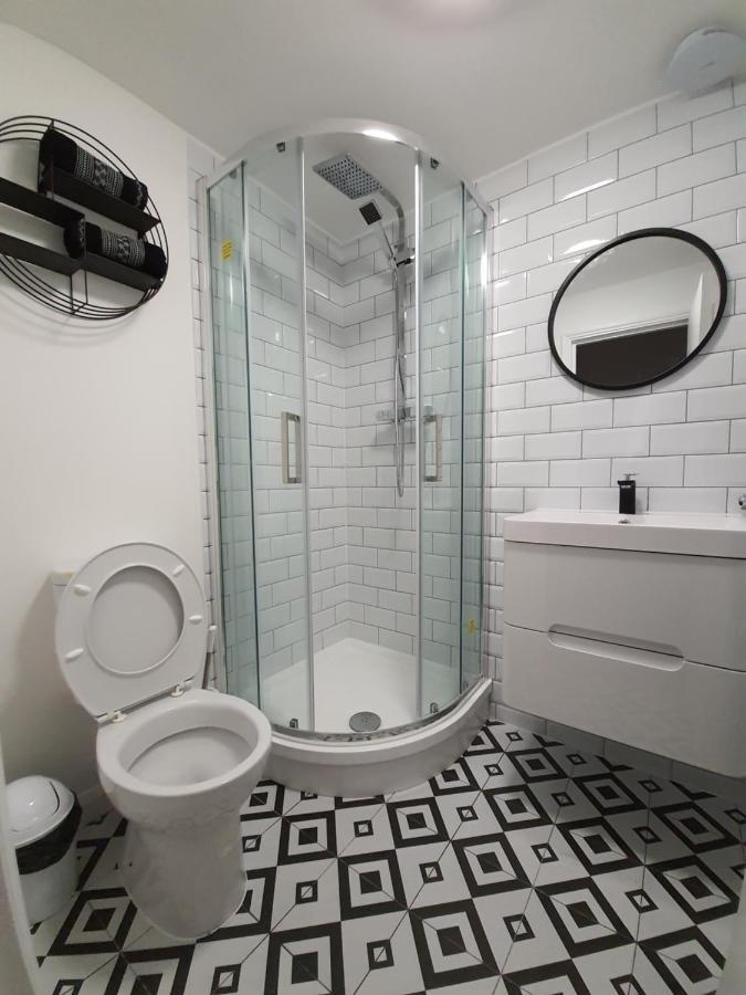 Large Bright With Kitchen Londres