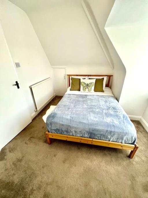 Spacious 3 Bed Flat Close To Central Londres