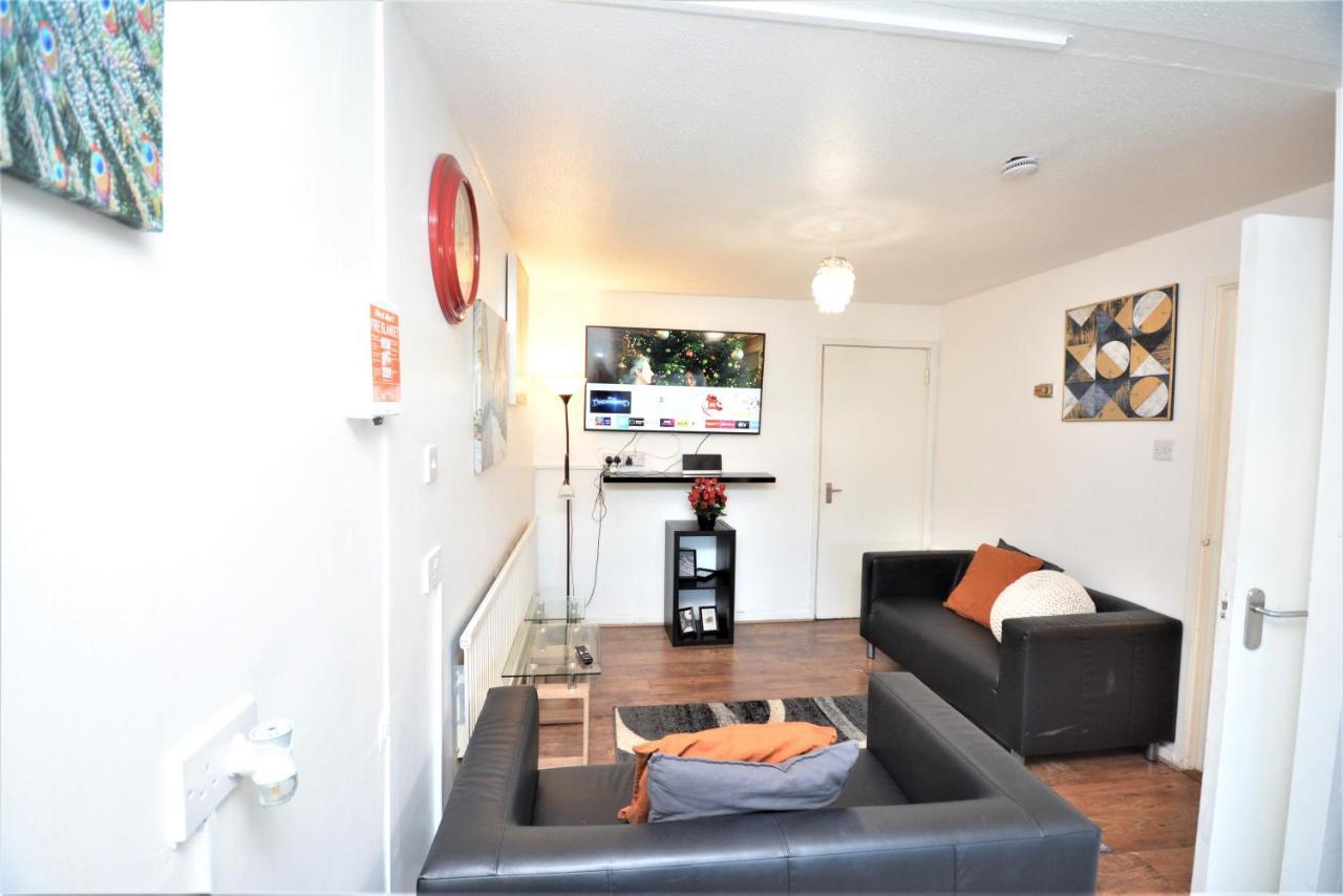 2 Bedroom Near Excel Exhibition Centre * London