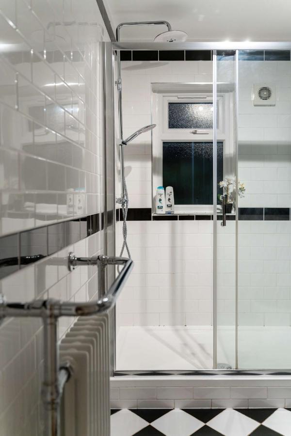 Chic Two Bed Garden Flat Apartamento