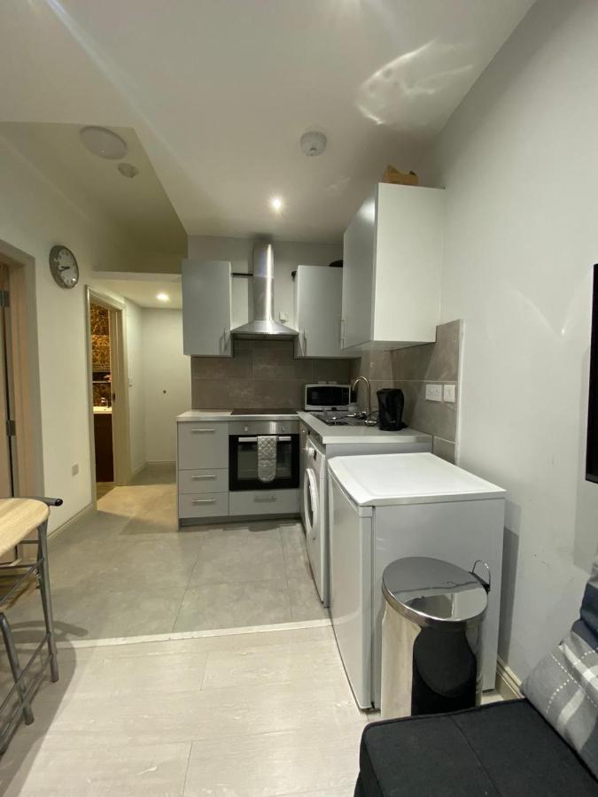 424 Edgwar Road London