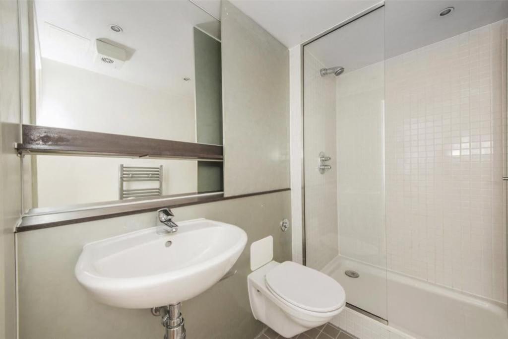 Central Zone 2 Modern * London