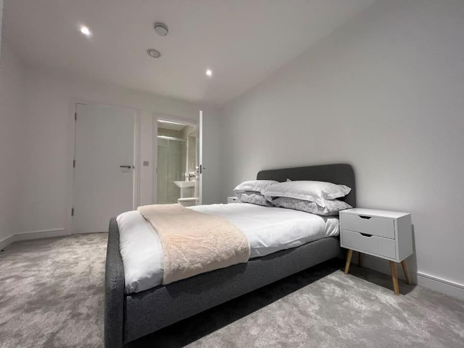 Apartment 2 Bed Penthouse Style London