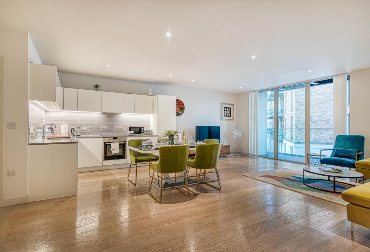 Austin David Royal Wharf Apartamento