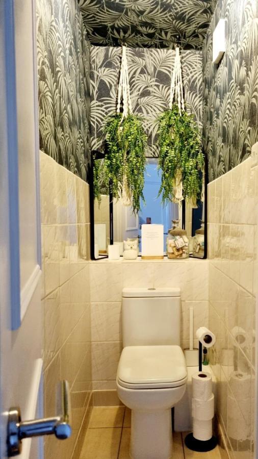 Live Like A Celebrity On Millionaire's Row