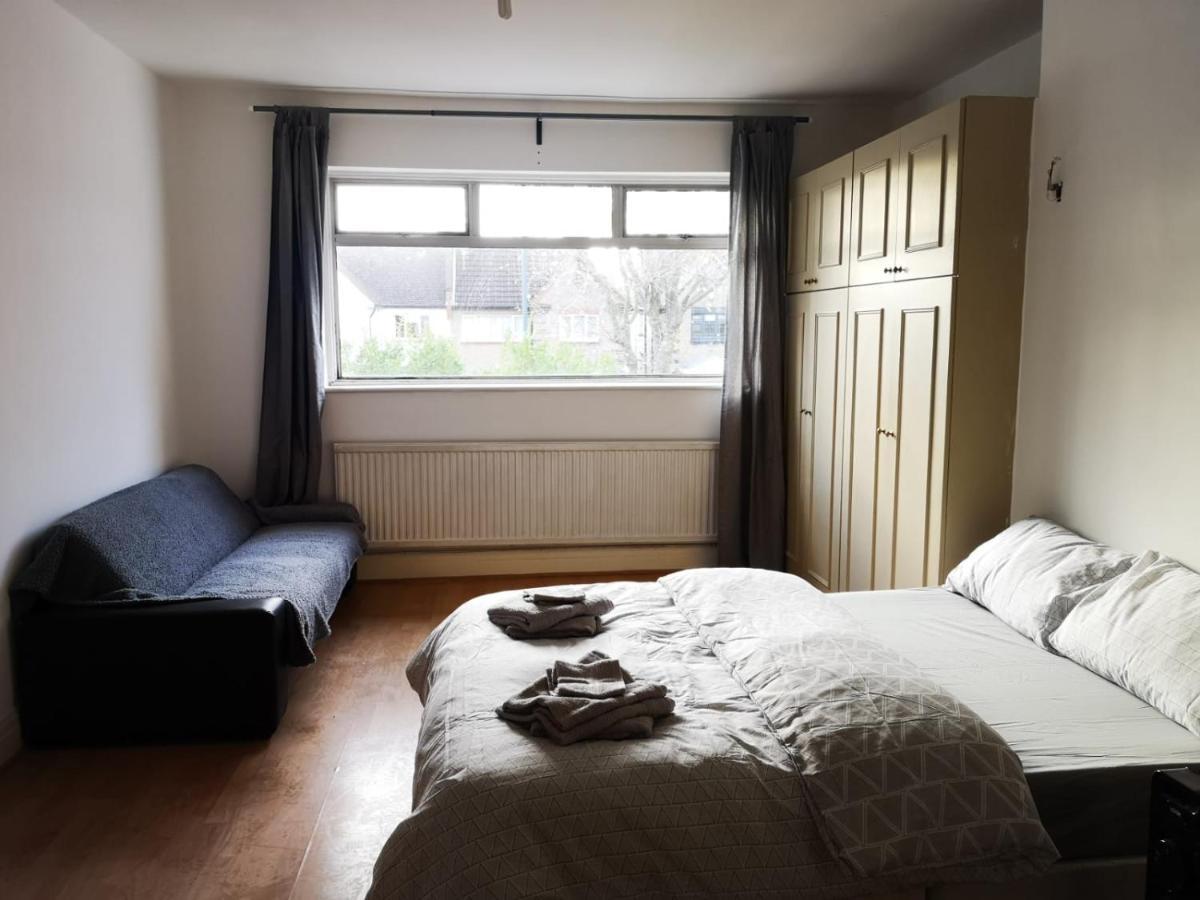 Large Spacious In Zone 2 Habitación en casa particular Londres
