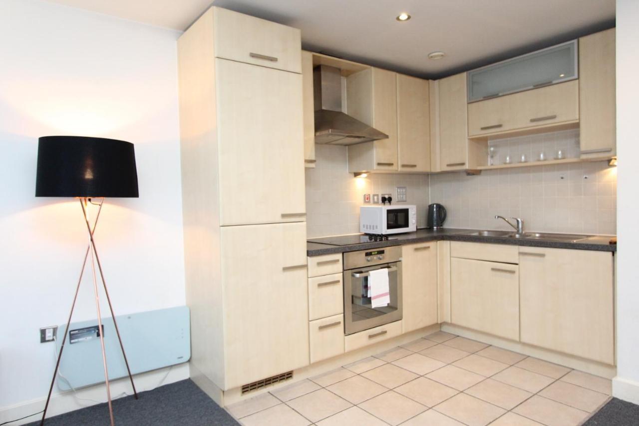 Cozy And Spacious 1 Double Bedroom Located By Excel- E16 Londres