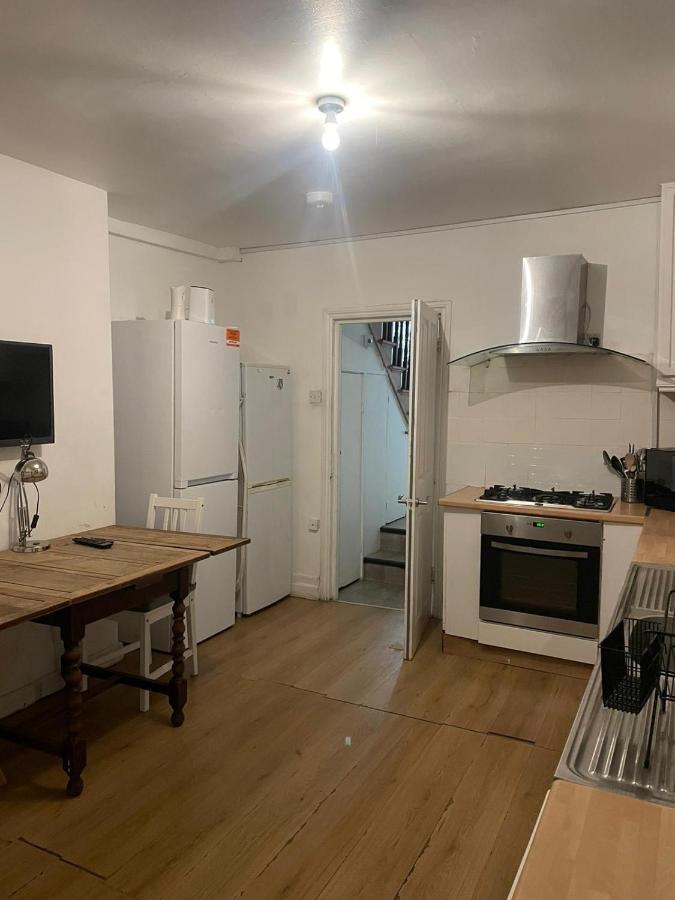 Quarto em Acomodações Particulares Balham, South Spacious 1, 6 Available *