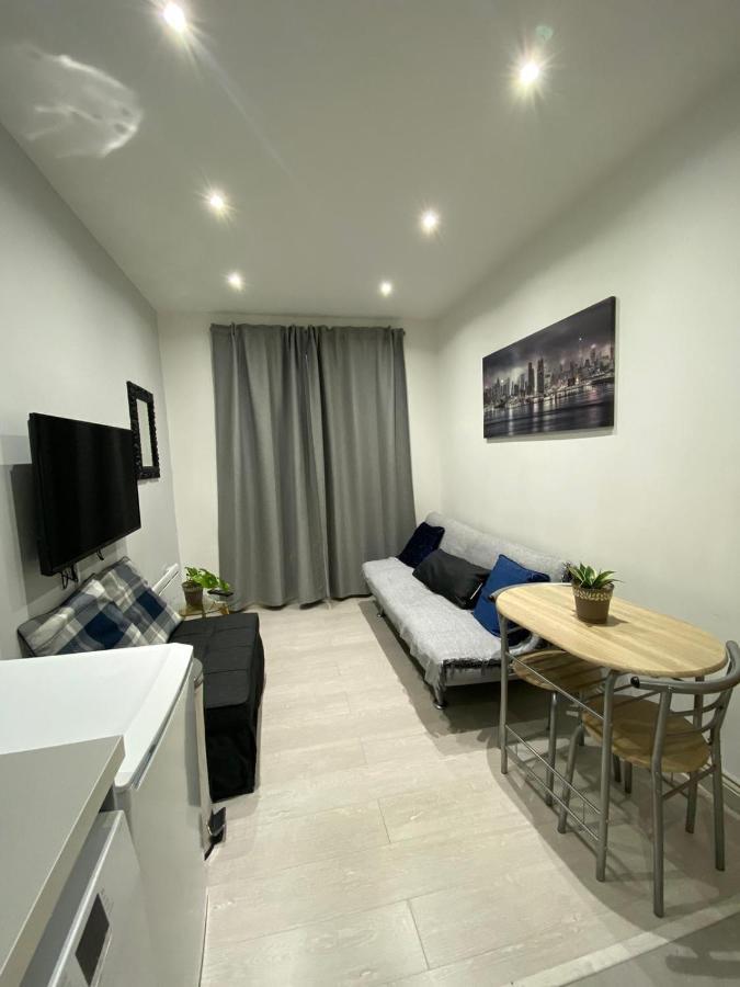 424 Edgwar Road Apartment London
