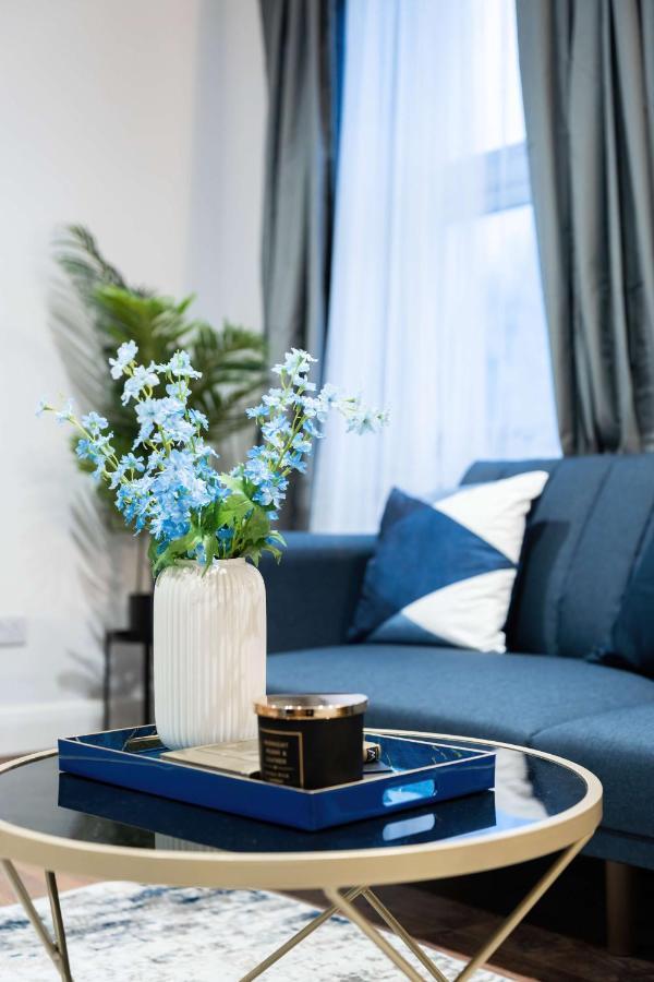 Kensington High 2 Bedroom * Londen