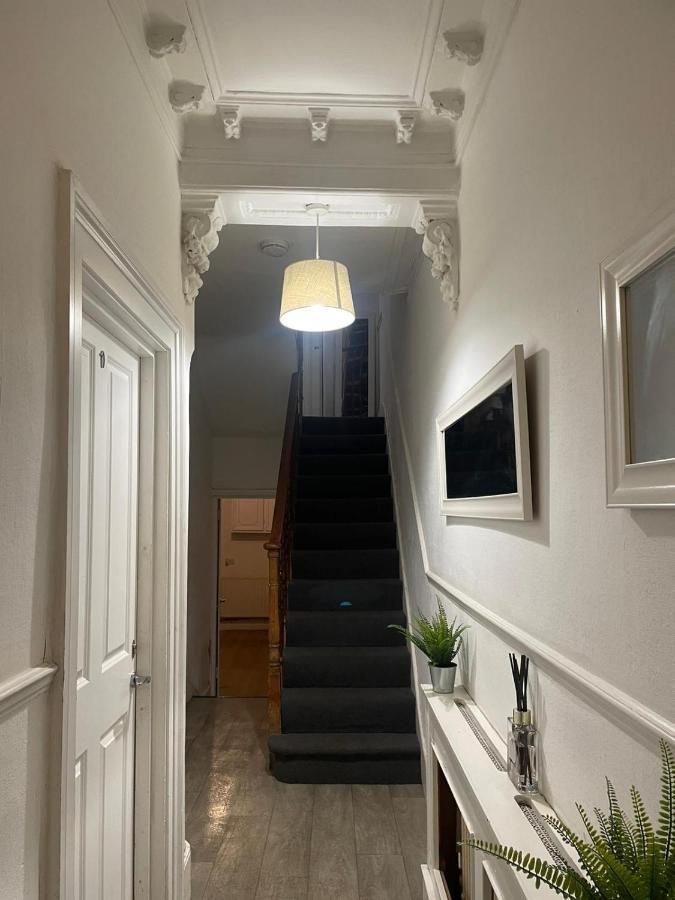 Balham, South Spacious 1, 6 Available Quarto em Acomodações Particulares Londres