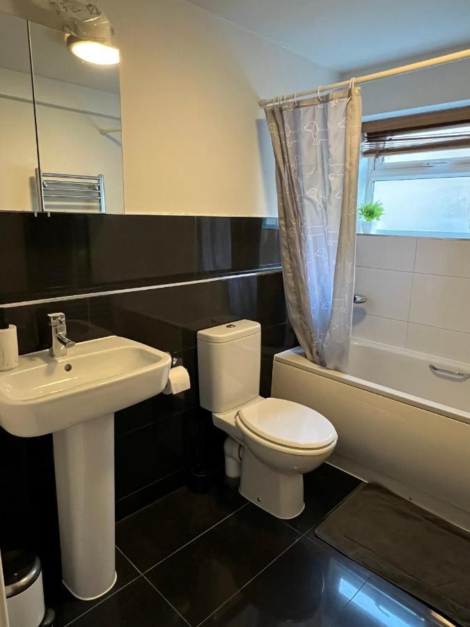 221 Clapham Road Apartment *