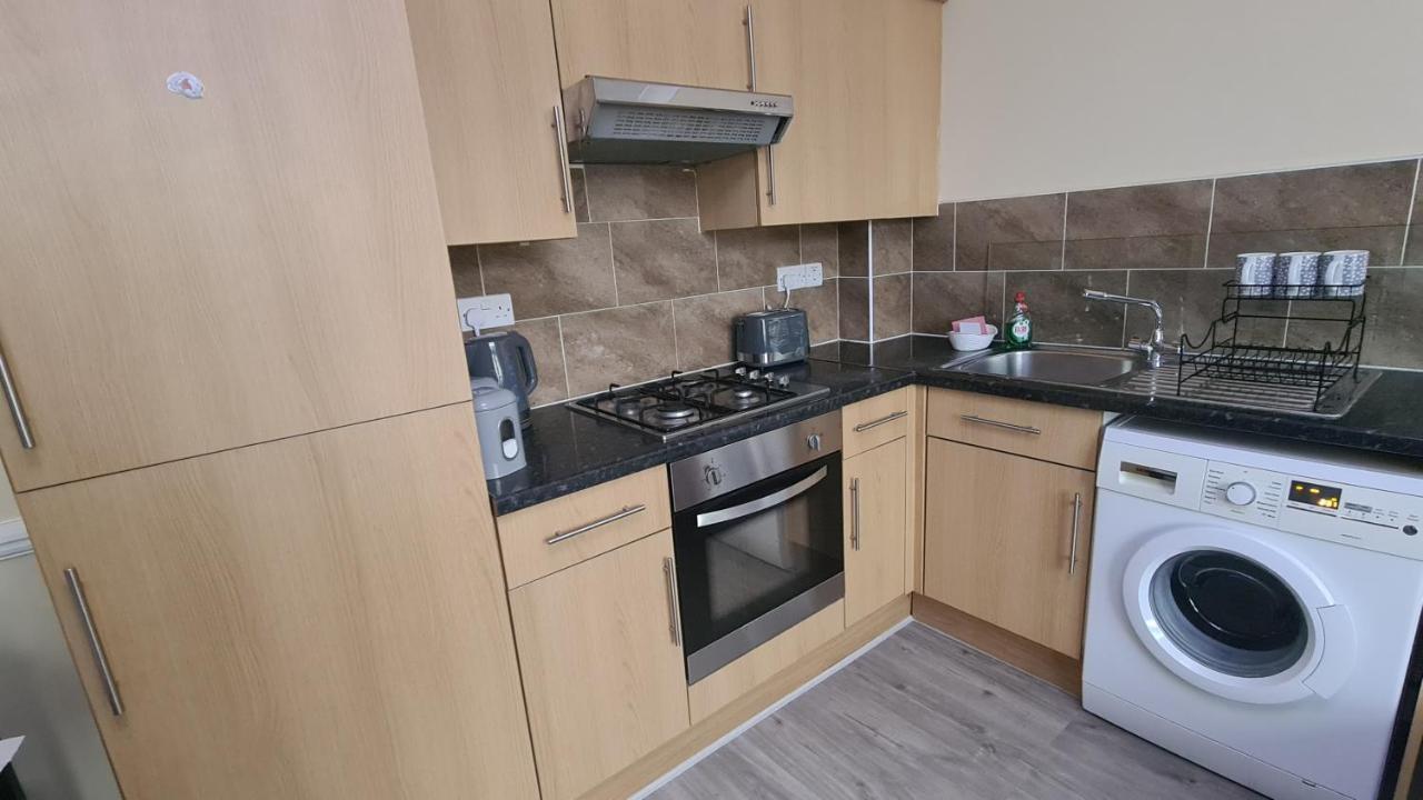 Appartement Entire 2 Bedroom Home/flat In London, Line