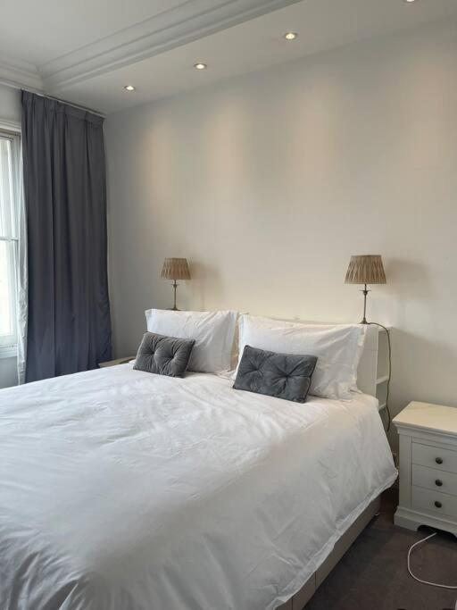 Apartamento Stunning Grand 2 Bed, 2 Bath Apartment, *