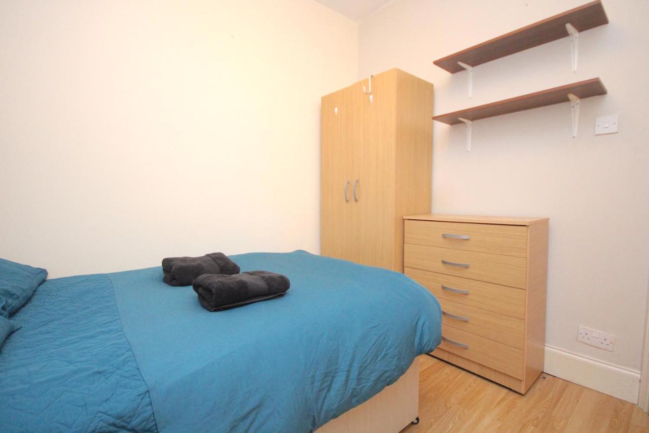 Apartamento Three Bedroom Flat With Garden In Fulham Londres