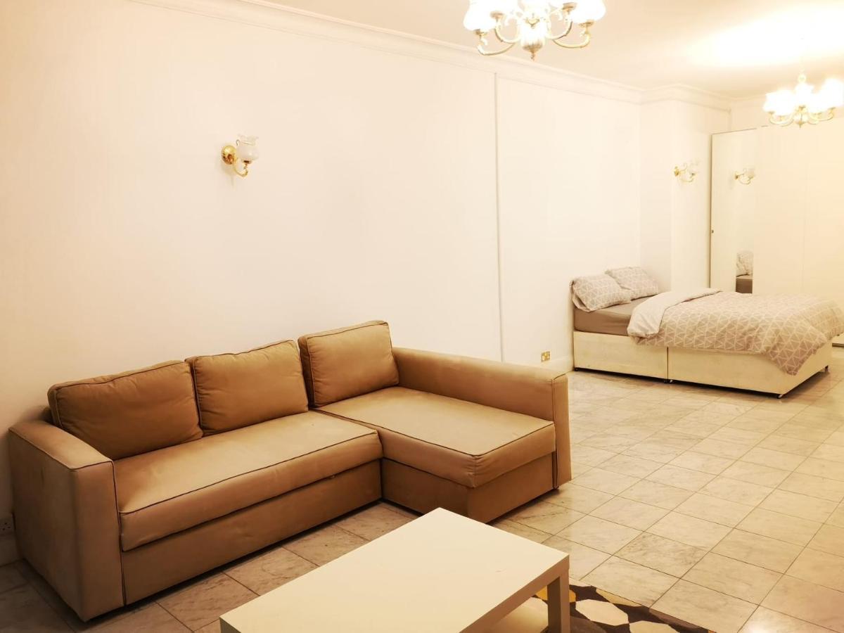 Habitación en casa particular Large Spacious In Zone 2