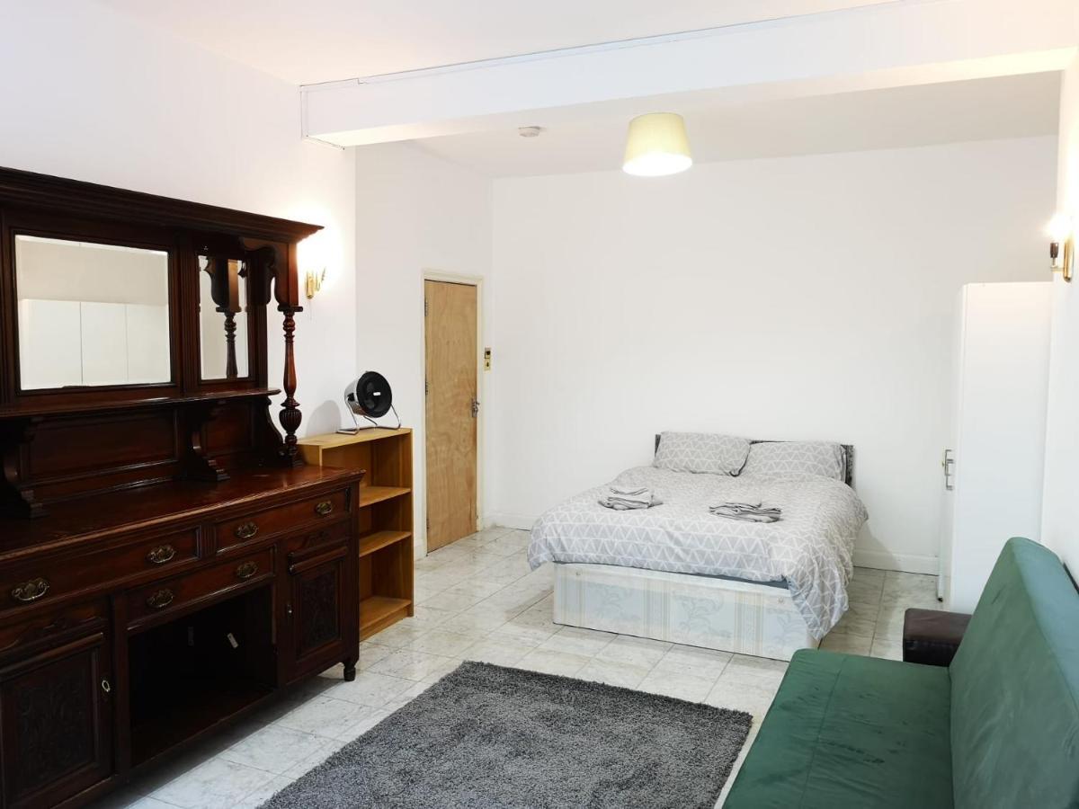 Habitación en casa particular Large Spacious In Zone 2