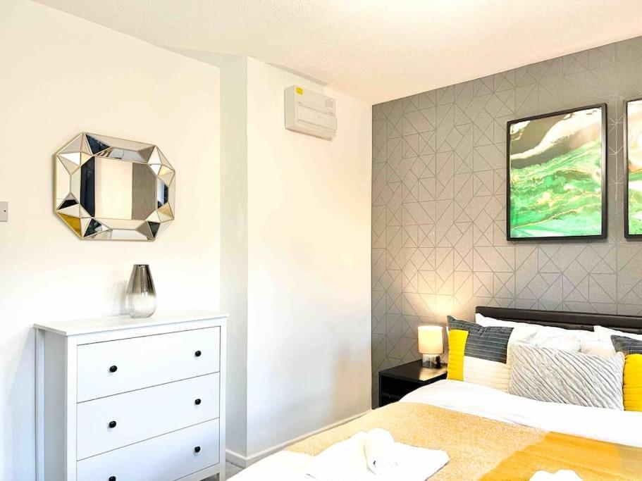Apartamento Free Parking - Business Or Relocation - Weekly Or Monthly - 4 Guests By Hofin Stays Short Lets & Serviced *