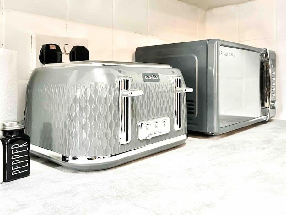Free Parking - Business Or Relocation - Weekly Or Monthly - 4 Guests By Hofin Stays Short Lets & Serviced Apartamento *