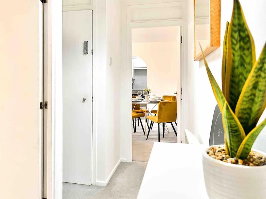 Free Parking - Business Or Relocation - Weekly Or Monthly - 4 Guests By Hofin Stays Short Lets & Serviced * Londres