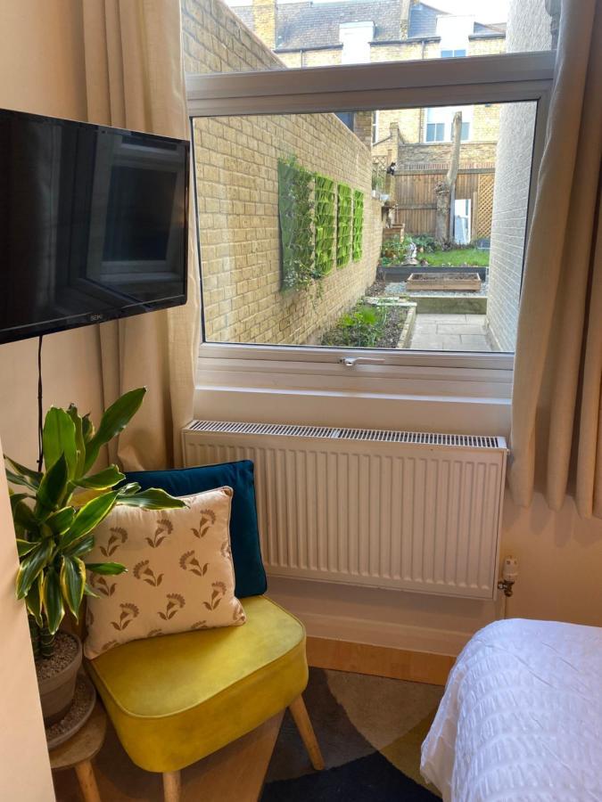 Guest Bedroom With King Size Bed In Brixton *