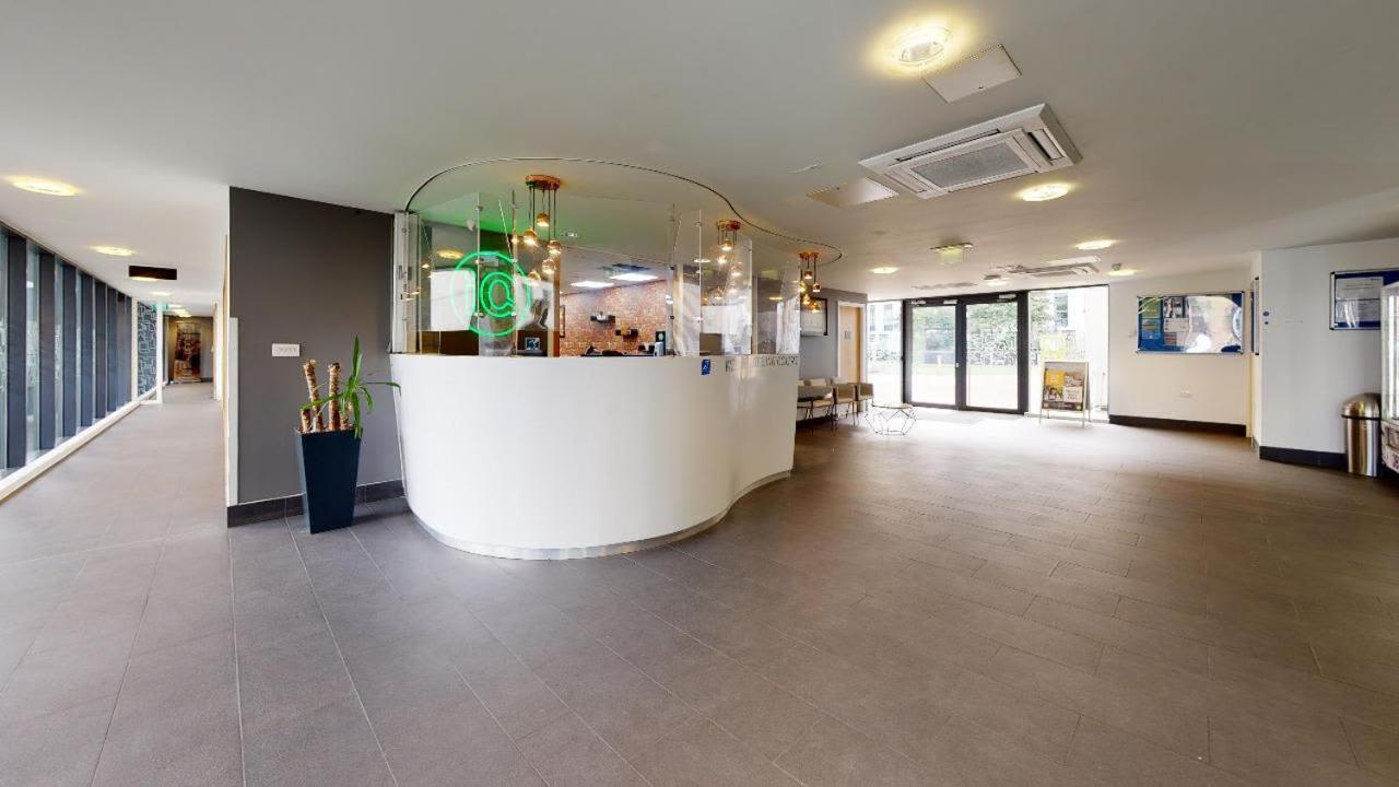 Private Bedrooms And Minutes Away From Wembley Stadium At Sterling Court Apartment London