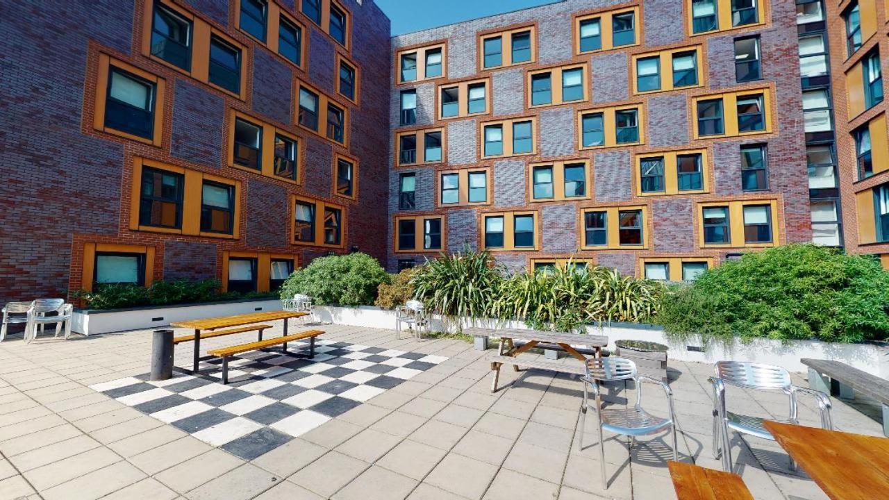 For Students Only Private Bedrooms With Shared Kitchen And At Iq Haywood House In Londres