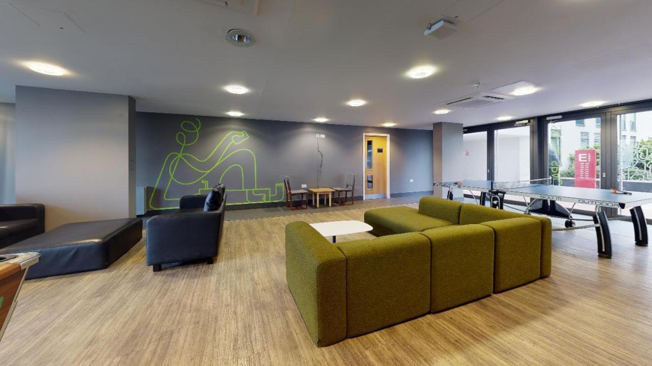 Private Bedrooms And Minutes Away From Wembley Stadium At Sterling Court Apartment London