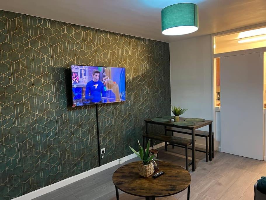1 Bedroom Flat 10 Mins Walk From Old Street Station *