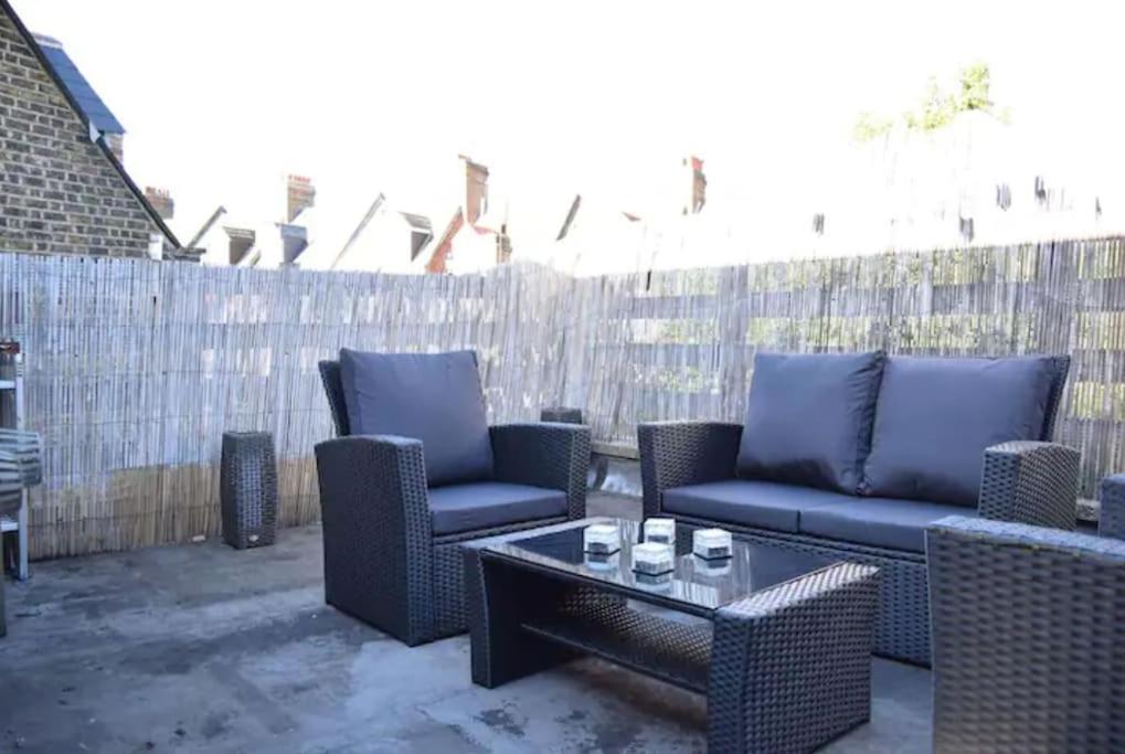 Spacious 1 Bedroom W/ Outdoor Terrace