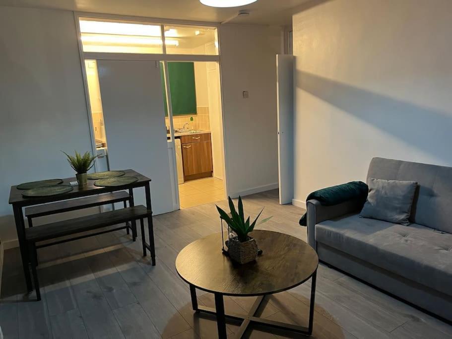 1 Bedroom Flat 10 Mins Walk From Old Street Station * Londres