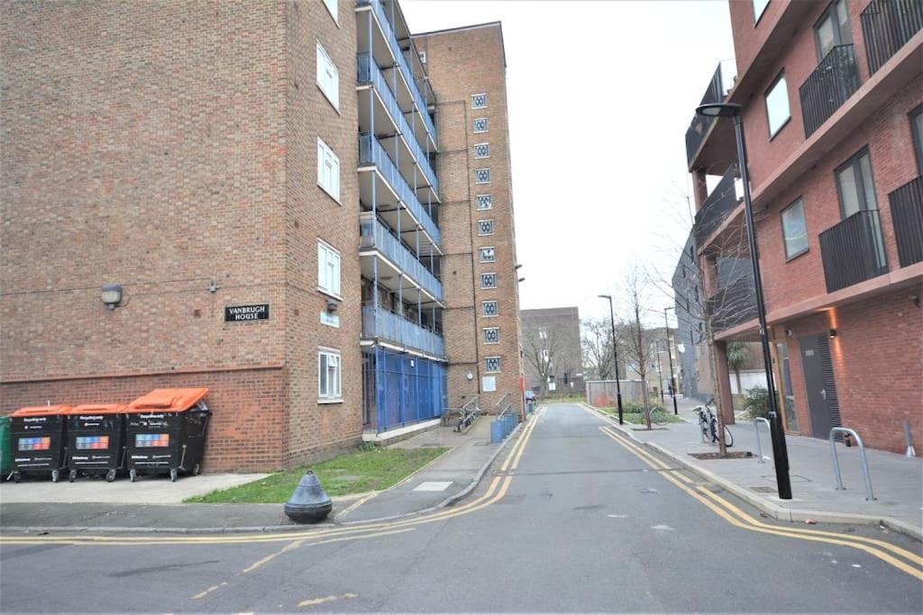 Zone2 Classic 3 Bedroom Apartamento *